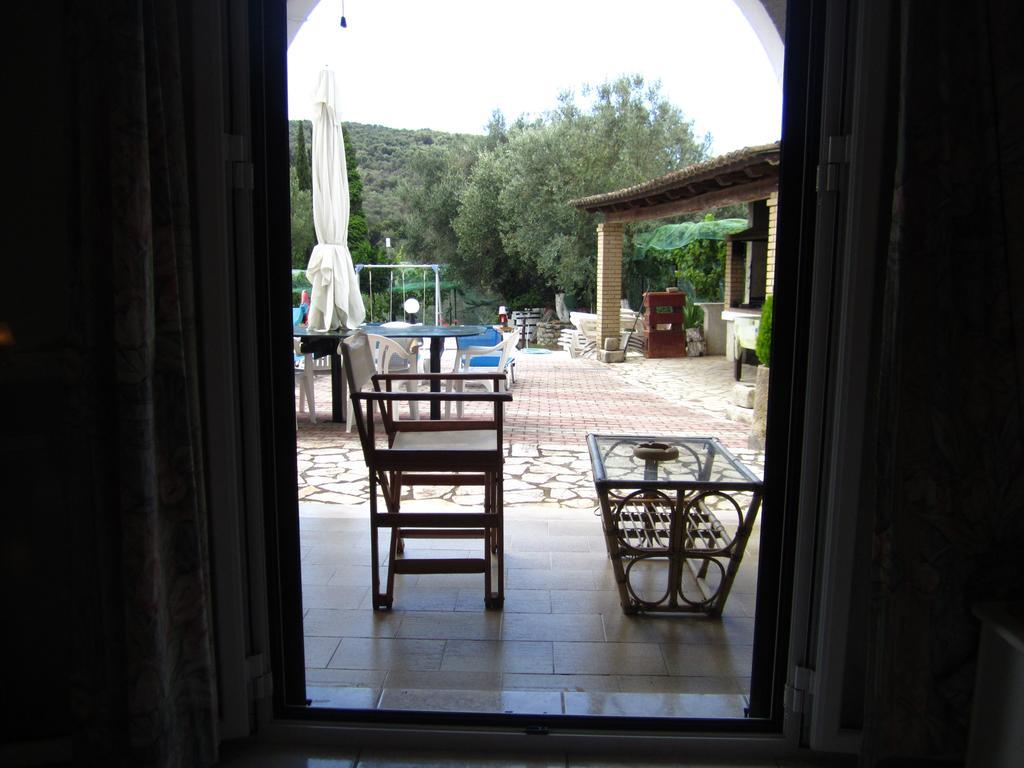 Villa Mike 105 لياباديس الغرفة الصورة